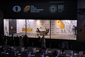 Magnus Carlsen and Ian Nepomniachtchi