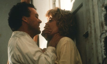 Actors Michael Keaton and Melanie Griffith in Pacific Heights (1990)