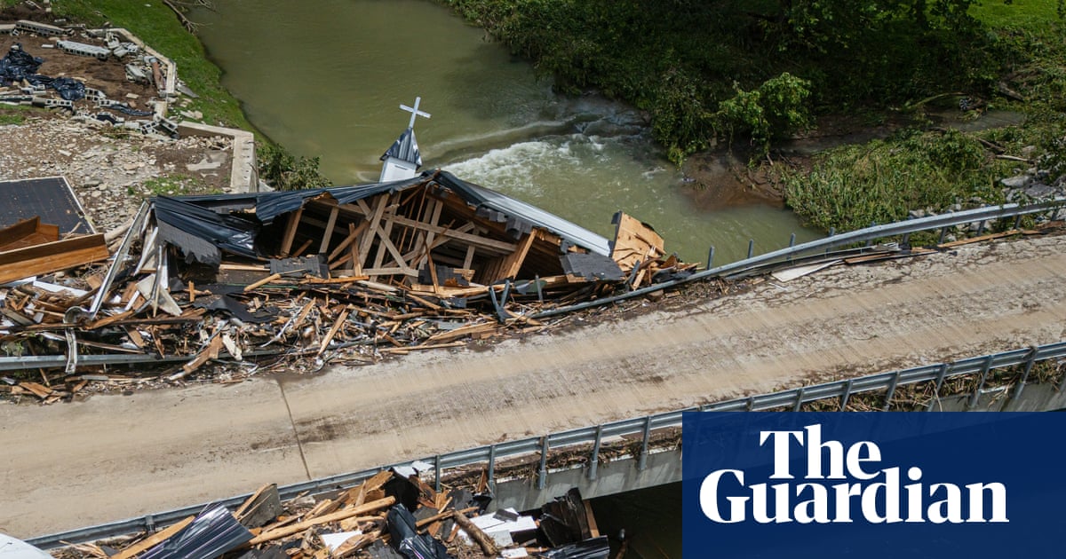 Tennessee woman dies while trying to save her son from high flood waters
