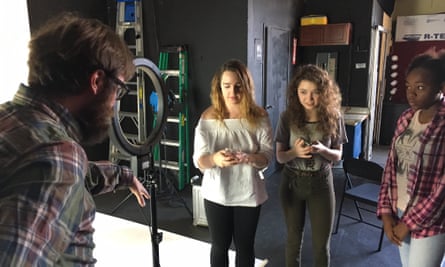 LA film-maker Leopold Keber gives camera and lighting tips to social media students.
