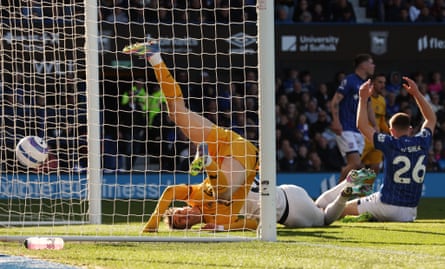 Wolves’ Jørgen Strand Larsen scores their late winner against Ipswich in a 2-1 win at Portman Road
