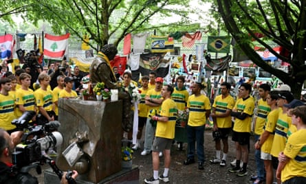 Formula One drivers pay tribute to the late Ayrton Senna.