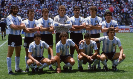 Jorge Valdano with his Argentina teammates before the 1986 World Cup final against West Germany