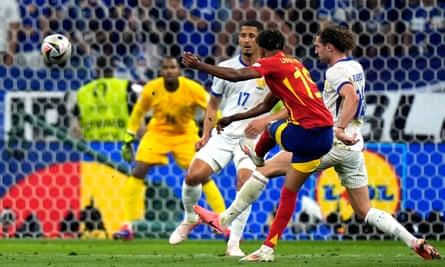 Lamine Yamal produces one of the moments of the tournament with Spain’s equaliser against France