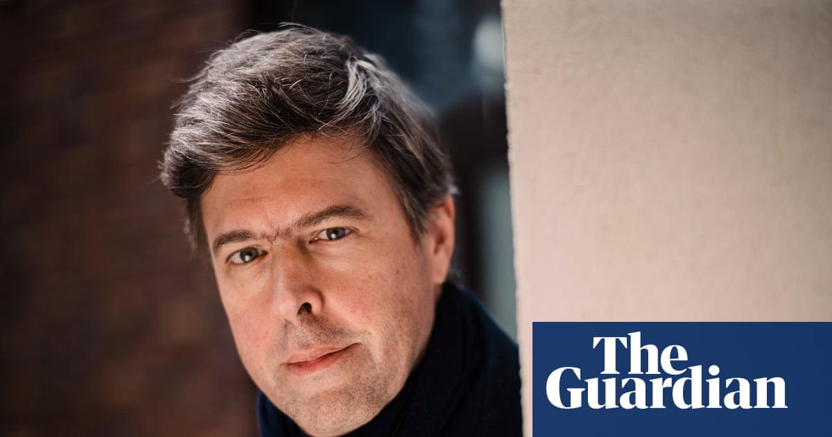 ‘It’s notoriously hard to write about sex’: David Szalay on Flesh, his astounding Booker prize-winner