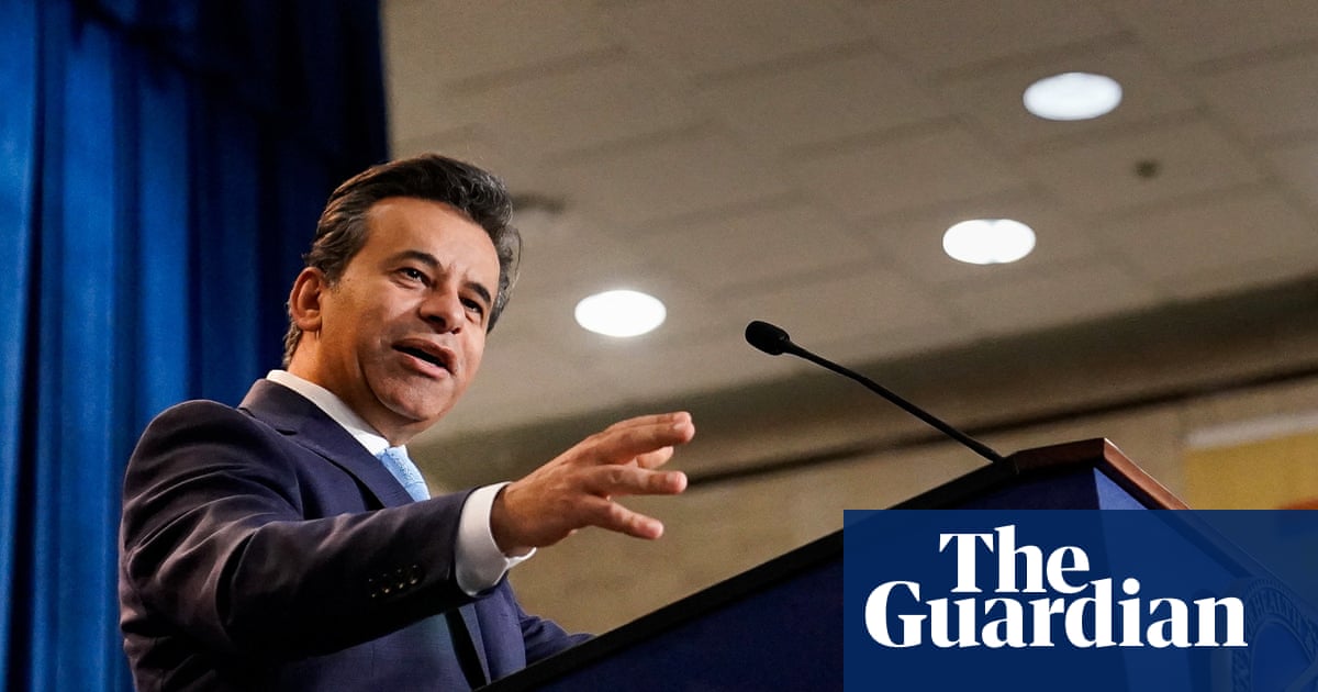 ‘The FDA is a complete mess’: Trump makes fate of agency chief unclear as public trust plummits