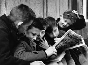 Janine Niepce (1921-2007), La vogue des bandes dessinées. France, 1956The popularity of comic books, France, 1956.Janine Niepce was one of the France’s first photojournalists. Initially freelance, she went on to join Rapho press agency in 1955, alongside other humanist photographers, Robert Doisneau and Willy Ronis.She was a distant relative Nicephore Niepce, the inventor of photography.