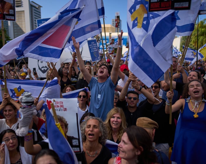 Israelis and Palestinians celebrate as truce brings hope of ‘era of peace’