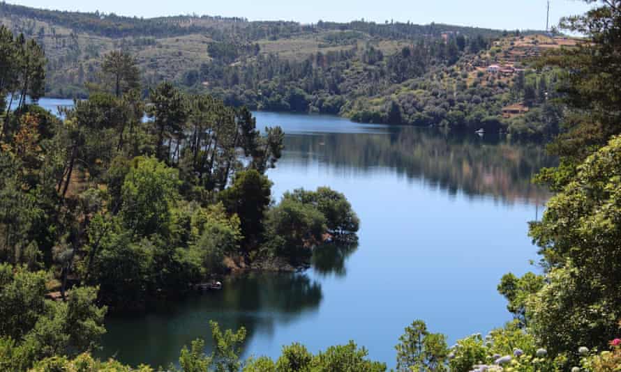 The lake from the garden of Quinta do Troviscal, Portugal