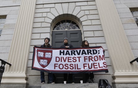 Students call on Harvard University to divest from fossil fuels in Cambridge, Massachusetts, on 28 March 2017.