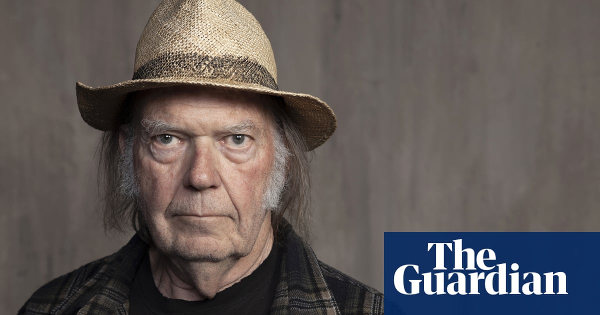 Neil Young demands Spotify remove his music over Joe Rogan vaccine misinformation