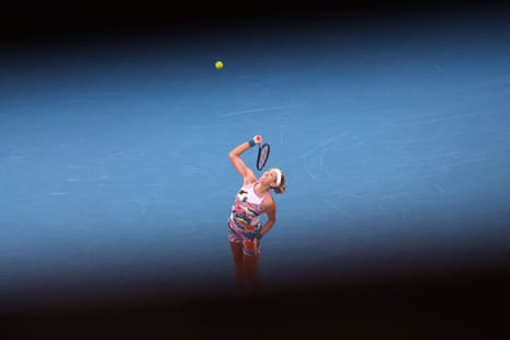 Australian Open 2023 semi-finals: Rybakina v Azarenka, Linette v Sabalenka – live | Australian Open 2 Azarenka fires straight back to 5-5 in this intriguing first set.