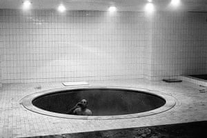 Ronnie Moran relaxes in the luxurious communal bath at Barcelona’s Camp Nou.