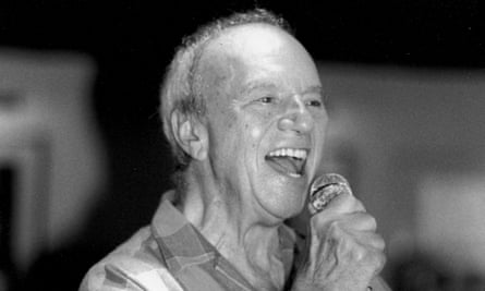 Lotis performing in 2005; he continued singing into his 80s.