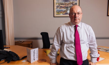 Former minister of state for the Middle East, Alistair Burt, says a US war with Iran would be ‘insane’.