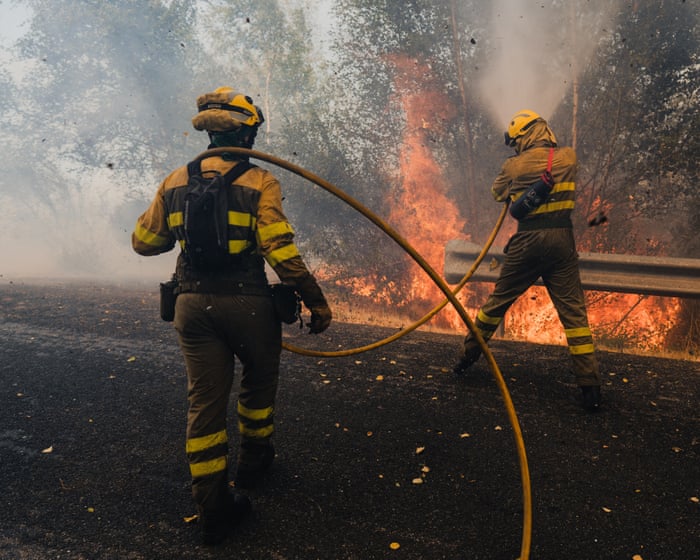 Drone footage shows Spanish village destroyed by wildfires – video