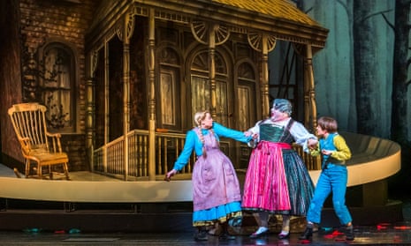 Jennifer Davis (Gretel), Gerhard Siegel (Witch) and Hanna Hipp (Hansel) in Hansel and Gretel at the Royal Opera House.