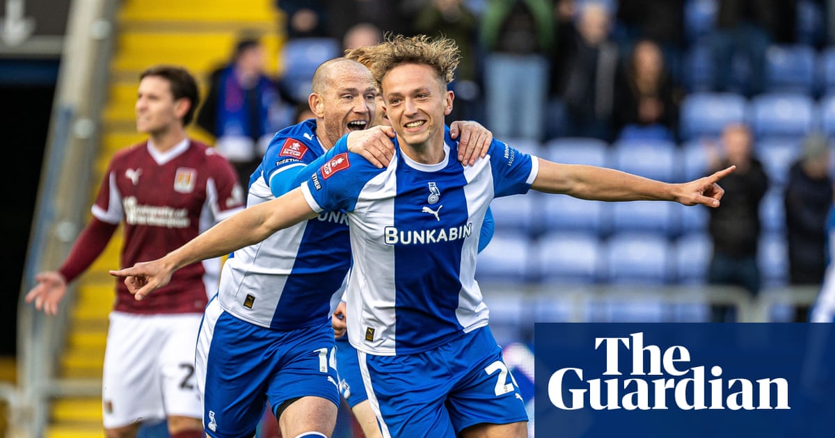 FA Cup roundup: Carlisle stun Reading; Gateshead see off AFC Wimbledon