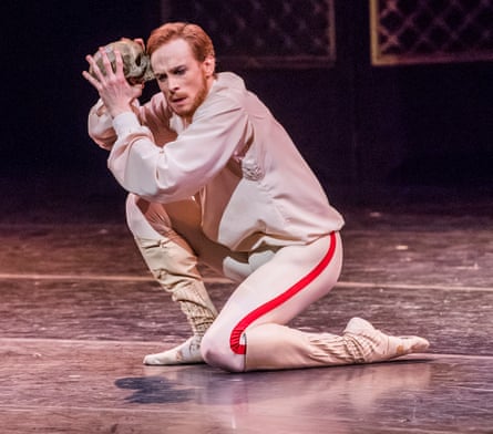Edward Watson dans le rôle du prince héritier Rudolf dans une production du Royal Ballet de Mayerling en 2017.