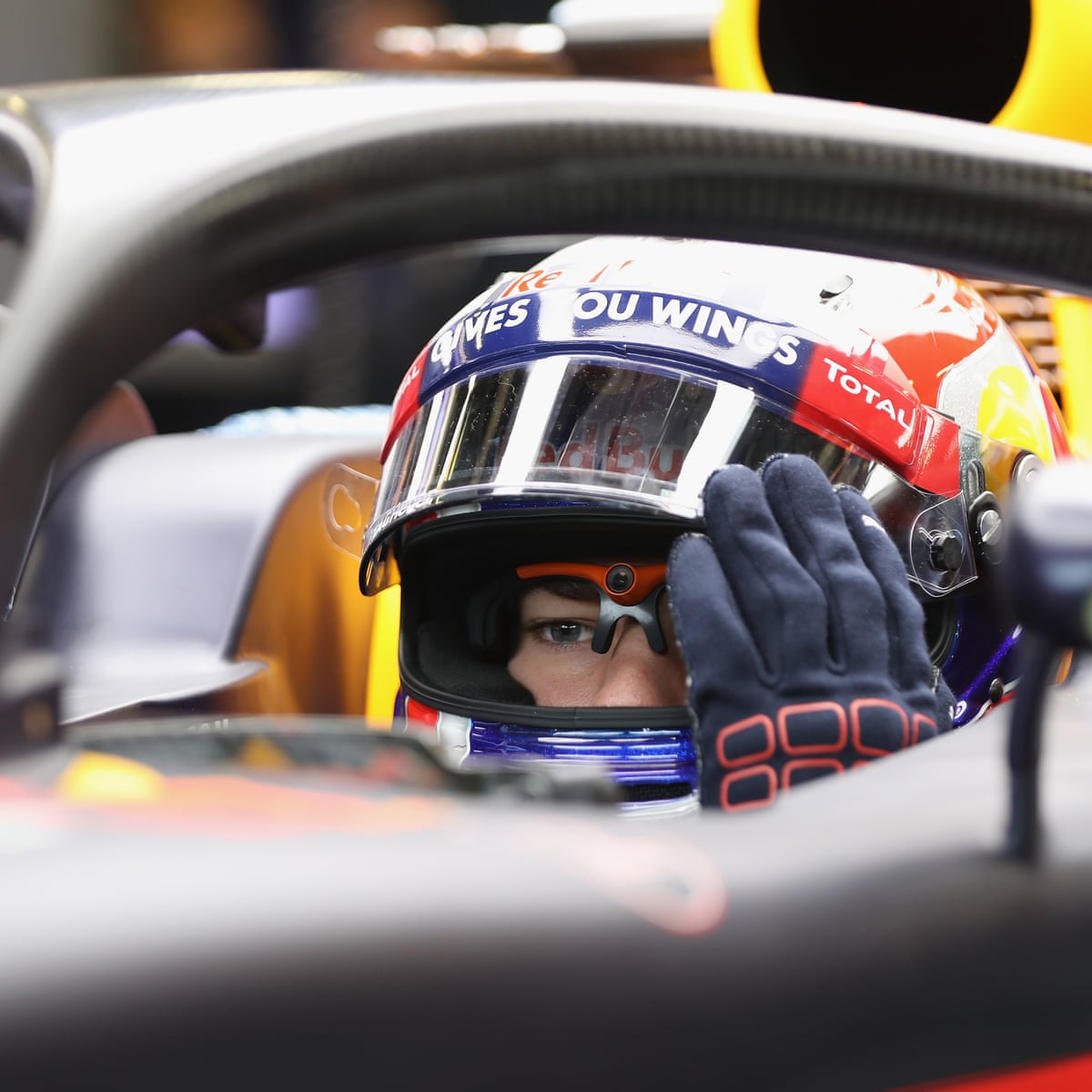 F1 Confirms Controversial Halo Device Will Be Mandatory For 2018 Season Formula One The Guardian