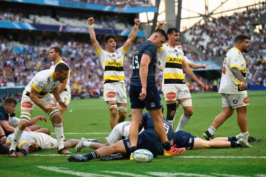 La Rochelle’s players celebrate after Artur Retiere went over.