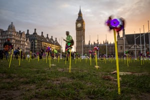 As 2016 was declared the hottest year on record, campaign group 10:10 covered London’s Parliament Square with pin wheels to highlighting public support for clean energy