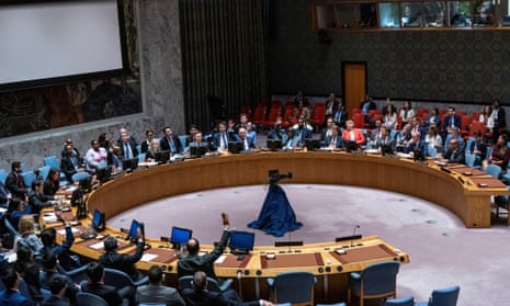 UN security council endorses US-backed hostages-for-ceasefire Gaza deal (theguardian.com)