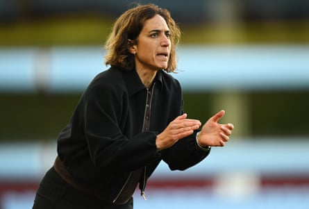 Aston Villa manager Natalia Arroyo encourages her team against Everton