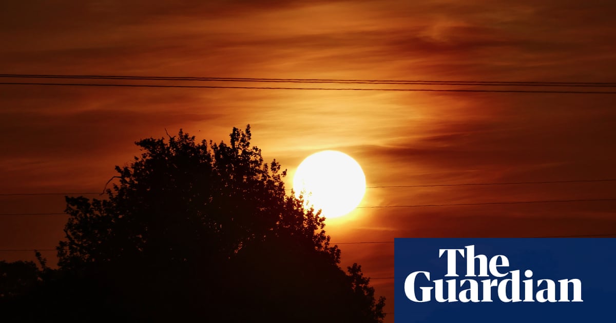 Warmest start to May on record in UK as temperatures prompt wildfire warnings