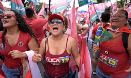 Supporters of Lula attend a campaign rally between Belo Horizonte and Ribeirão das Neves, Minas Gerais, at the weekend.