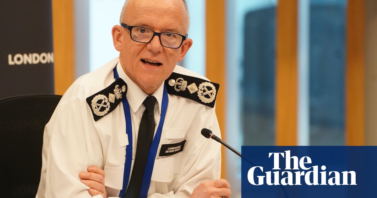 Met police plan to stop attending most mental health calls prompts concern