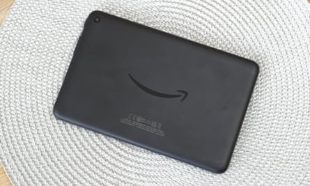 The back of the Fire 7 tablet features the Amazon logo.