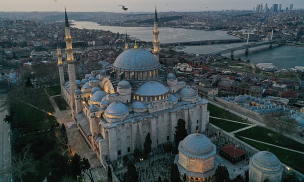 Aerial view of the Süleymaniye mosque in Istanbul.