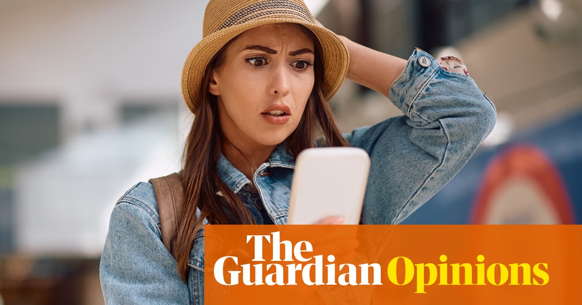 Donald Trump in mijn telefoon laten kijken? Ik word liever gedeporteerd | Emma Beddington