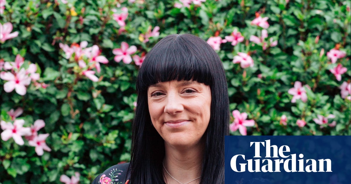 In Bloom by Liz Allan review – an electric debut of grunge and teen spirit