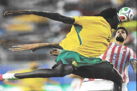 Nestory Irankunda heads the ball. Original photograph by Carlos Barría.
