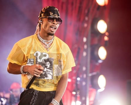 D4vd
D4vd arrested in connection to death of teen girl US singer D4vd has been arrested
D4vd holding a microphone on stage