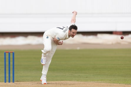 Toby Roland-Jones bowls