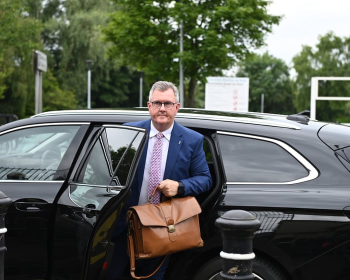 Current and ex-DUP members knew of allegations about Jeffrey Donaldson, party says