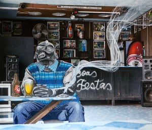 Boas Festas (Happy Holidays), 2017, by Filipe BranquinhoFilipe Branquinho grew up during Mozambique’s civil war. He studied architecture in Mozambique and then he began exploring the connections between photography and art in Brazil. Now based in Maputo, his work addresses issues of social reality in Mozambique, especially the lives of the population, its mythologies and urban dynamics