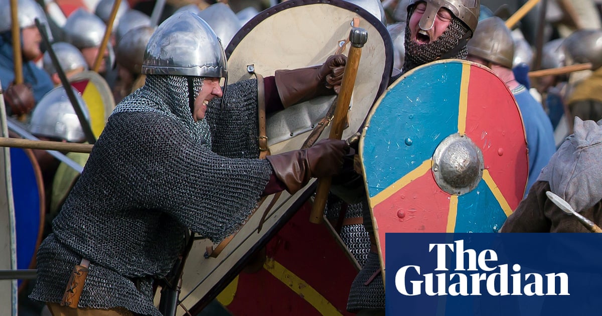 Call for British Museum to take Bayeux tapestry to 1066 country'