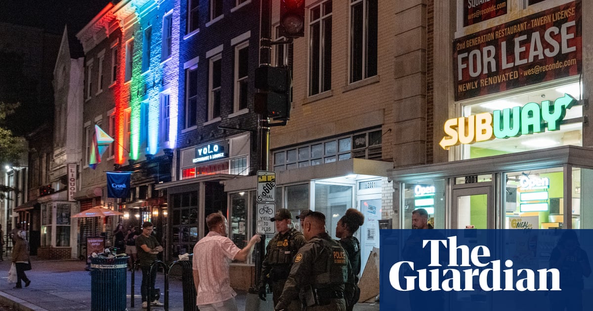 Trial starts for DC man charged with throwing sandwich at federal agent