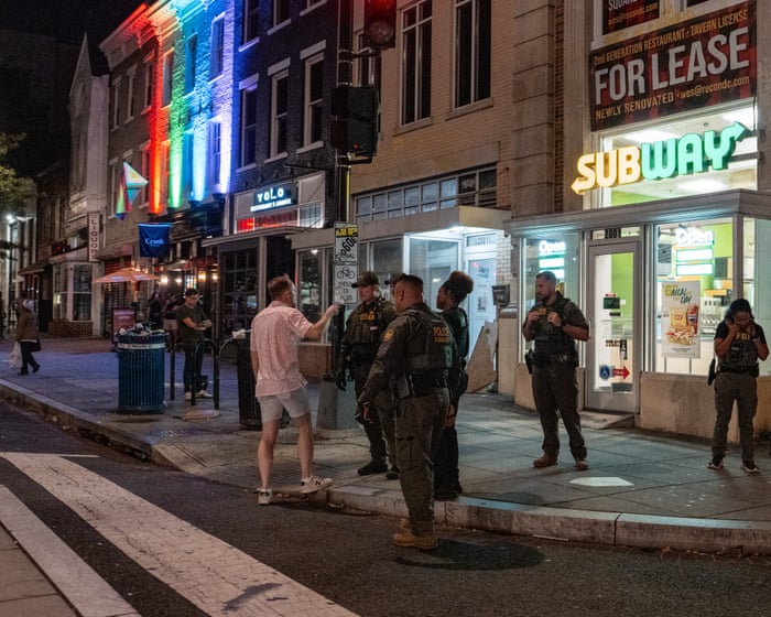 Trial starts for DC man charged with throwing sandwich at federal agent