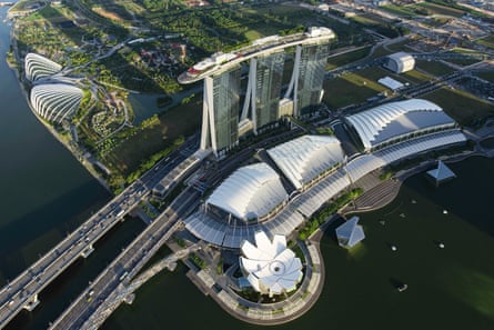Marina Bay Sands, with its 150 meter long infinity pool perched on the 57th floor. Moshe Architects