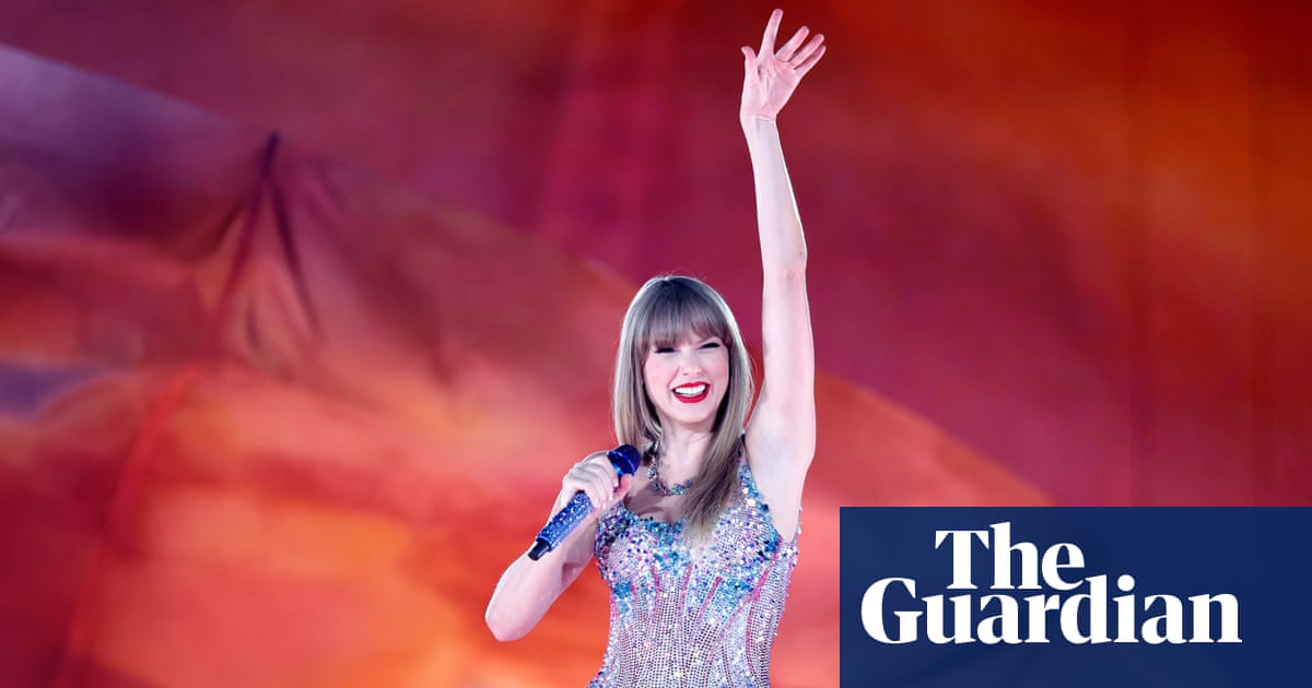 Taylor Swift becomes second-youngest ever named to Songwriters Hall of Fame