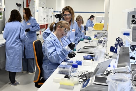 Η ύφεση της αγοράς κατοικίας του Ηνωμένου Βασιλείου μειώνεται, αλλά το συναίσθημα παραμένει «εύθραυστο», λένε οι επιθεωρητές – business live