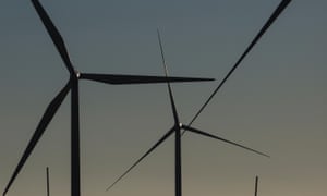 Queensland can reach its 50% renewable energy target by 2030 using three ‘credible’ options, experts say.