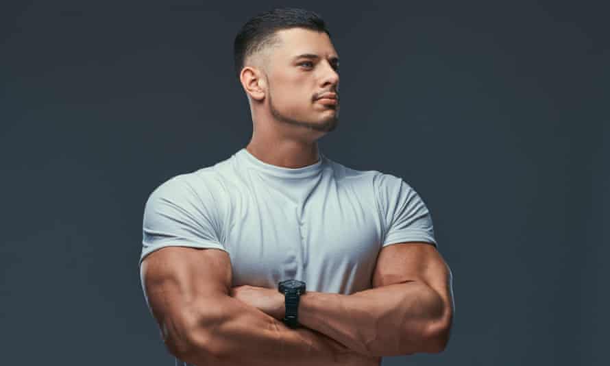 Porträt eines muskulösen Bodybuilders