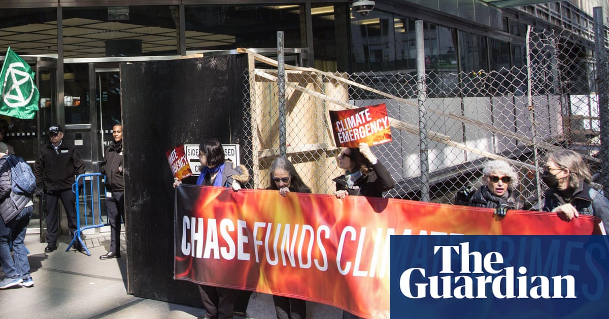 World's largest banks pledged $869bn to fossil fuel firms in 2024, new report finds