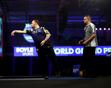 The defending world youth champion, Gian van Veen (right), lost to Luke Littler at last week’s World Grand Prix event.